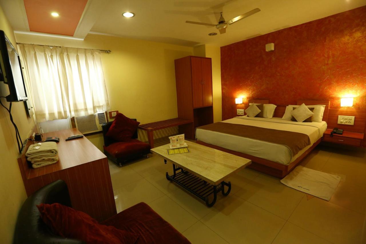 Hotel Paradise Indore Exterior photo